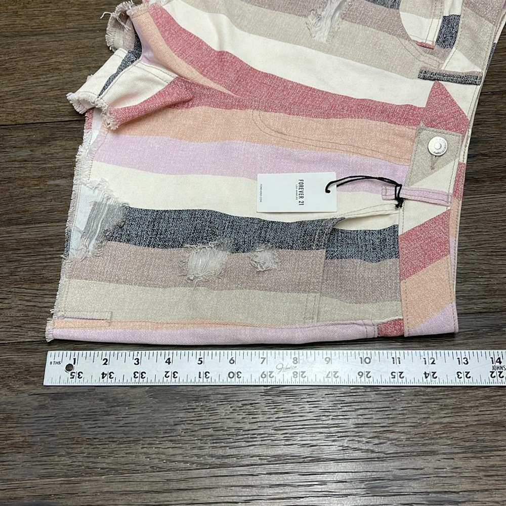 Forever 21 Striped Distressed Denim Shorts, NWT Size 27 - Picture 9 of 16